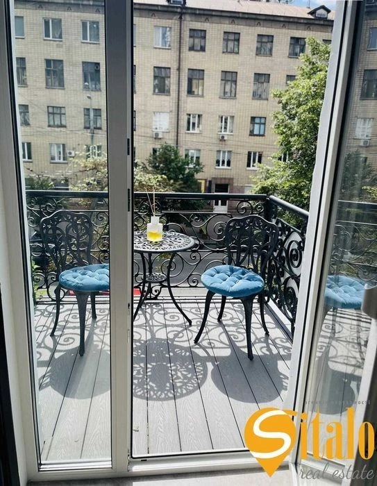 Apartment for sale in the city center Olimpiyska, Lybidska, Golos