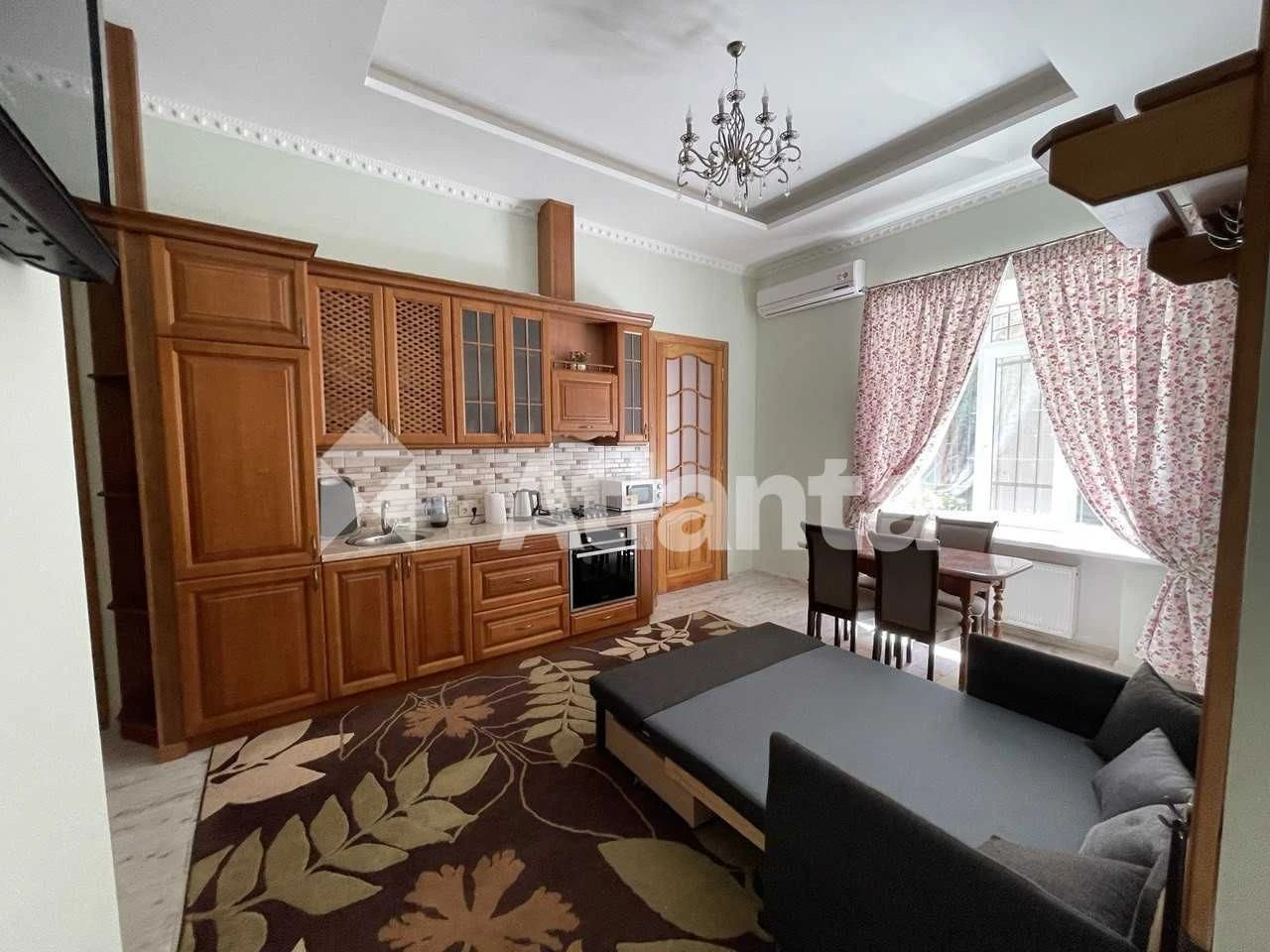 2 minutes from Duke. 2 room apartment with AGV on Primorsky Boulevard.