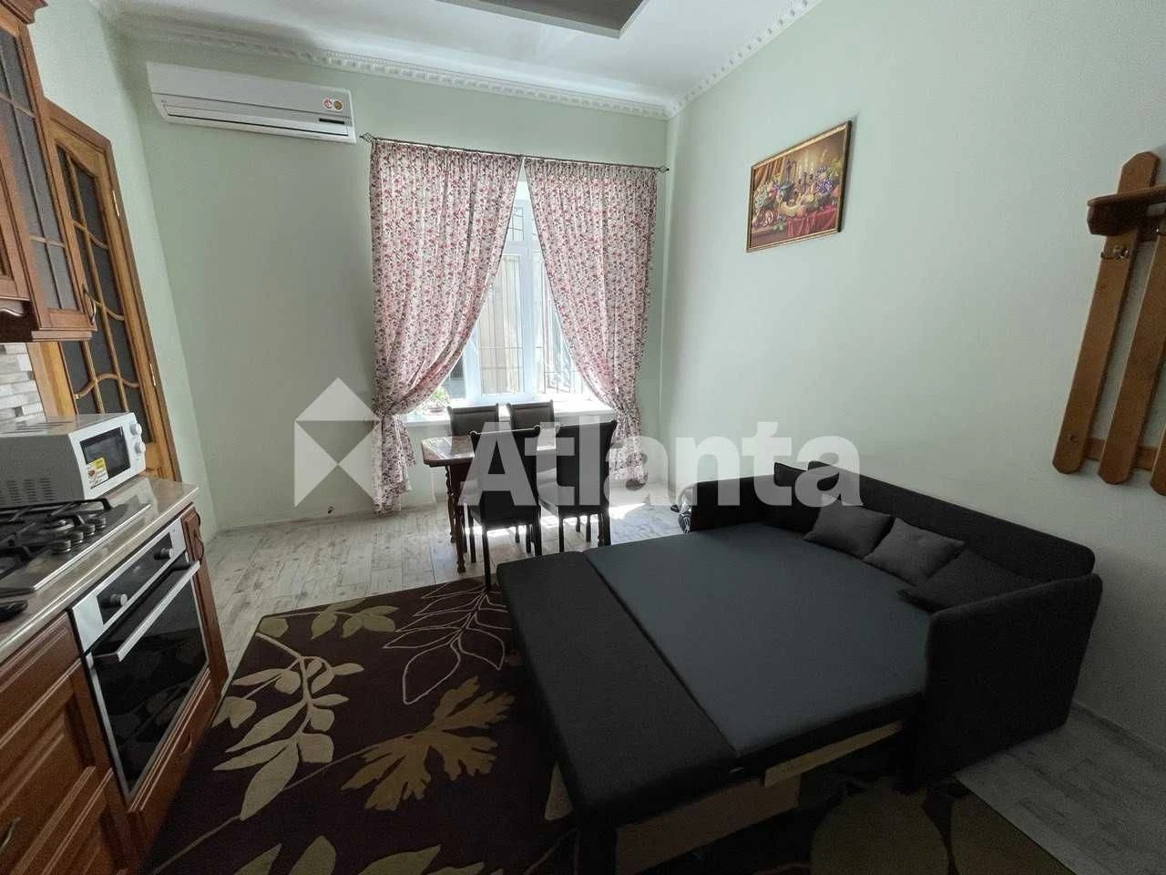 2 minutes from Duke. 2 room apartment with AGV on Primorsky Boulevard.