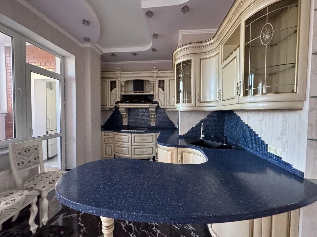 Продається 3-кімнатна квартира, вул. Базарна/ЖК Капітан (375-221)