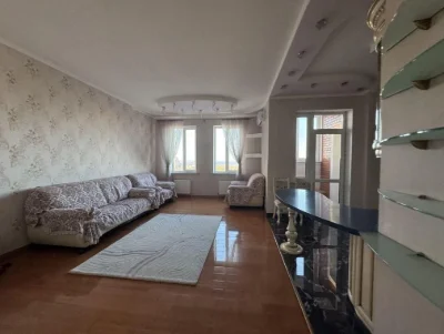 Продається 3-кімнатна квартира, вул. Базарна/ЖК Капітан (375-221)