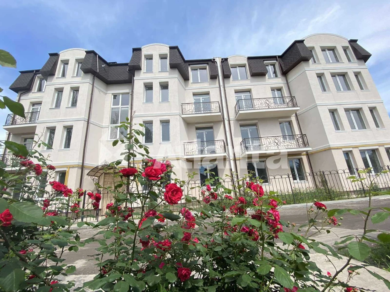 1-room apartment with renovation in a new gated community.