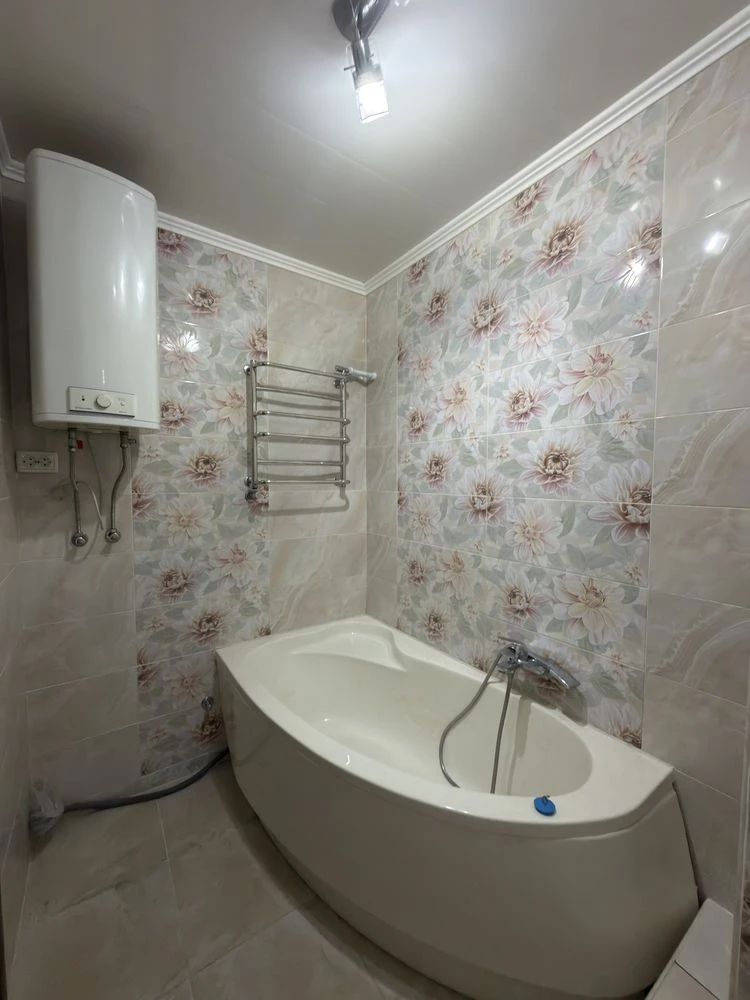 Sale of 2-room apartment with renovation, 2% re-sale