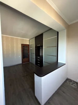 Sale of 2-room apartment with renovation, 2% re-sale