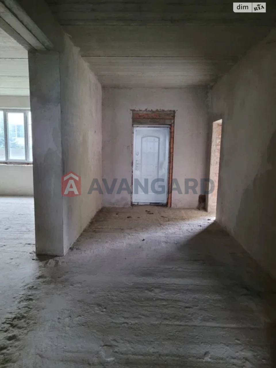 Sale of Townhouse, Ozerna