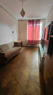 3 bedroom Apartment with Character 3.5m ceiling