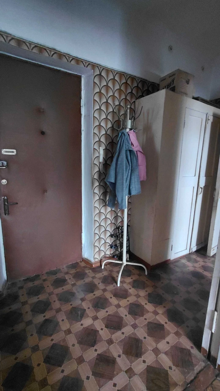 3 bedroom Apartment with Character 3.5m ceiling