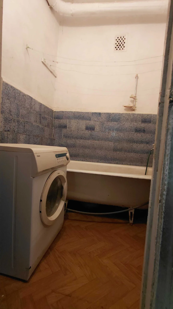 3 bedroom Apartment with Character 3.5m ceiling