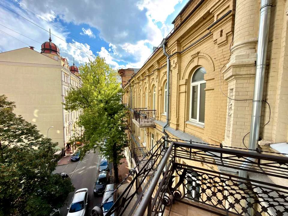 Квартира. Київ, Михайлівський пров.