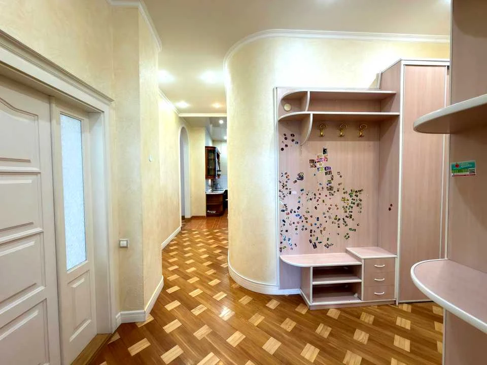 Квартира. Київ, Михайлівський пров.