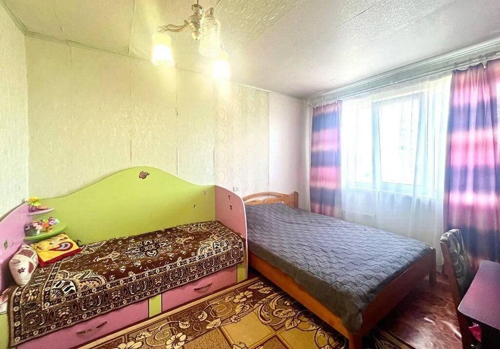 Sale of a 3-room apartment in Oleksiyevka