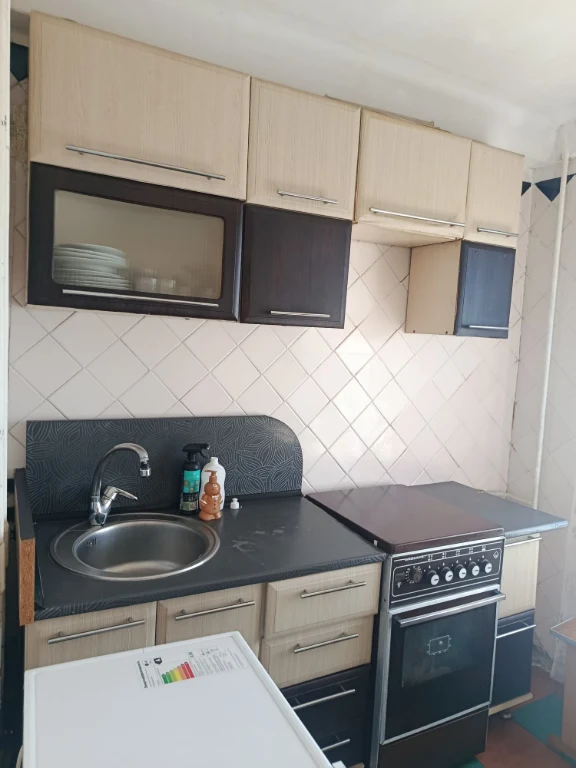 2-room apartment on Chumakhenko.