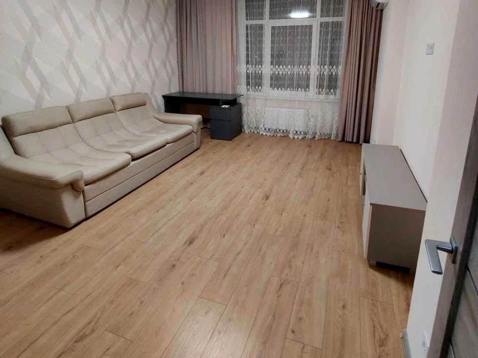 Квартира. Київ, Євгена Сверстюка вул.