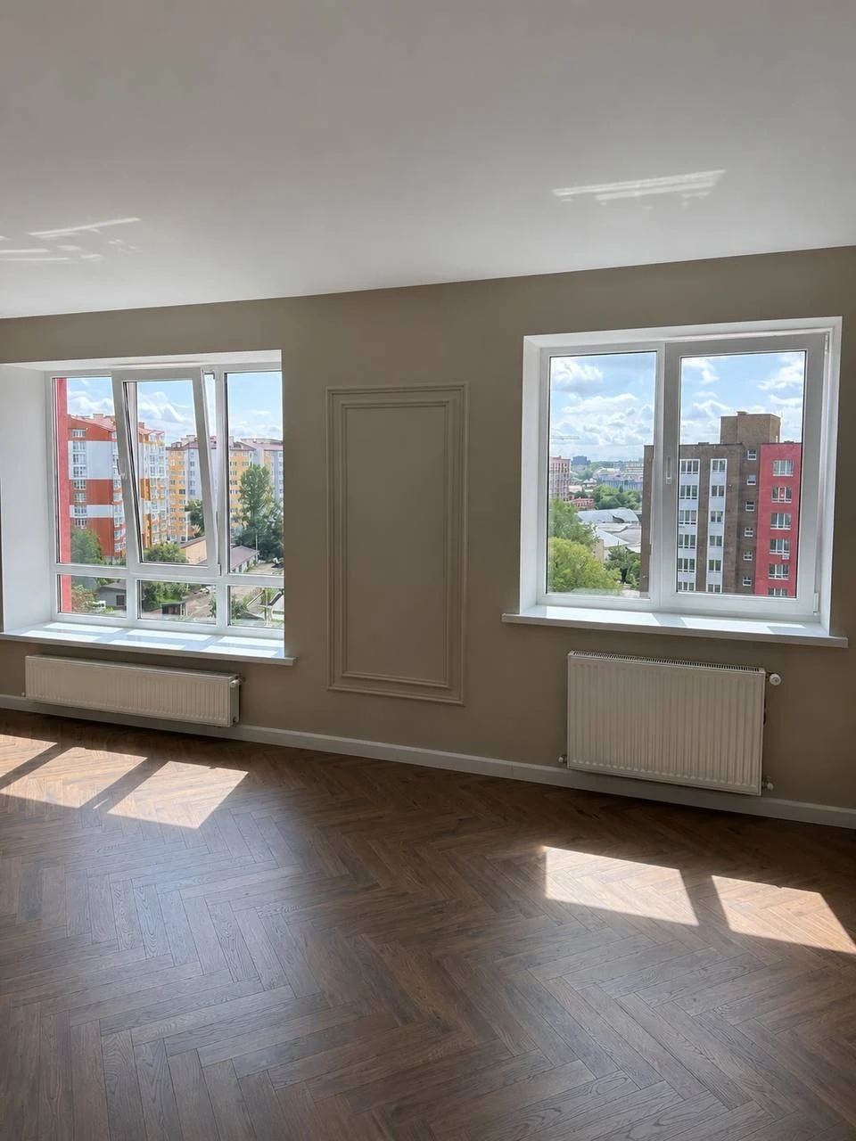 Urgent sale of apartment with renovation and furniture in a new building
