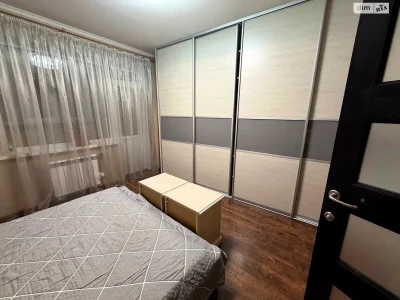 Long-Term Rental: Apartment on Дніпровська набережна