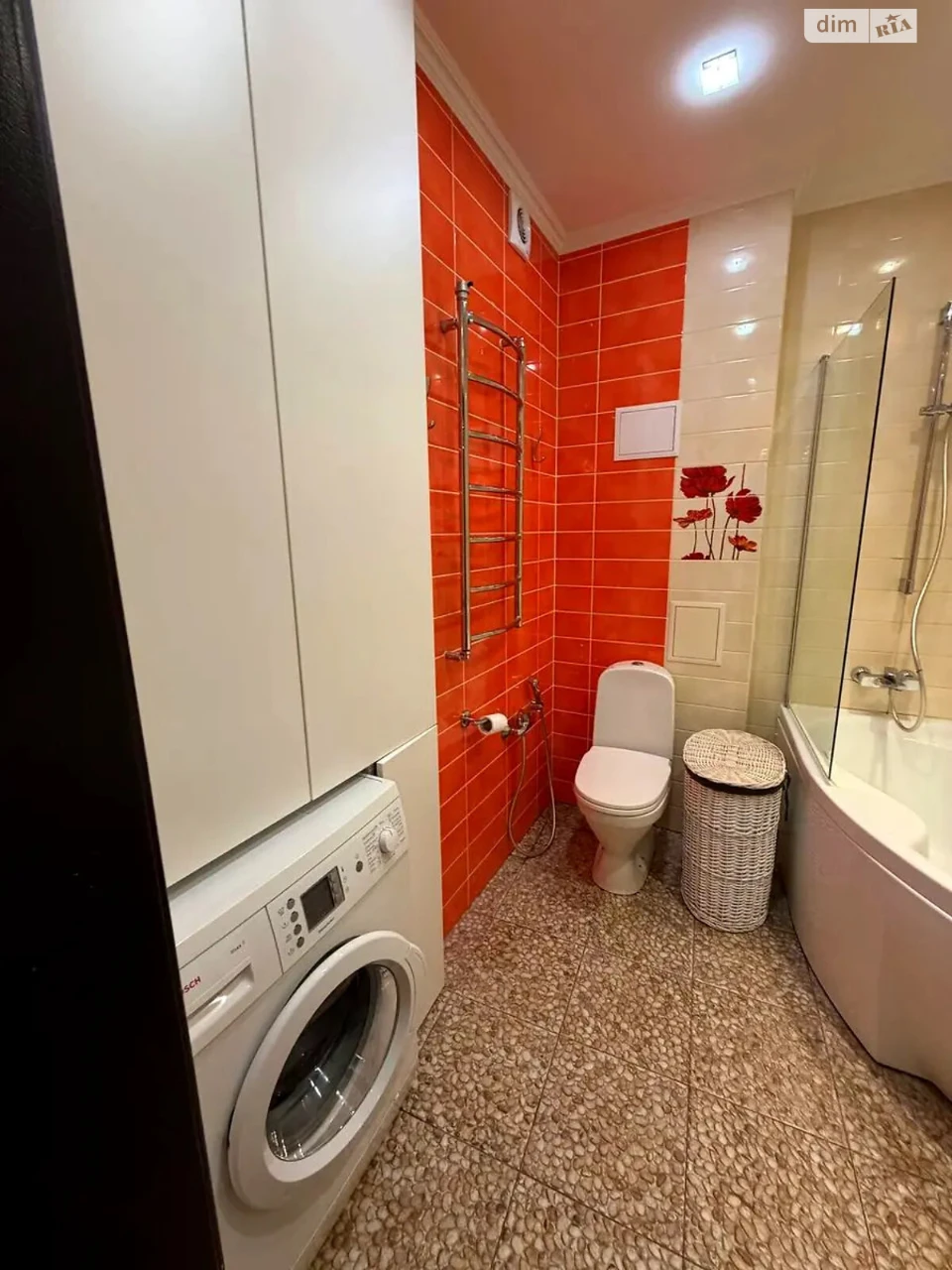 Long-Term Rental: Apartment on Дніпровська набережна