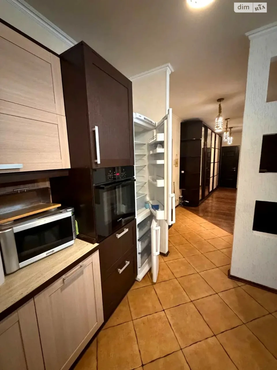 Long-Term Rental: Apartment on Дніпровська набережна