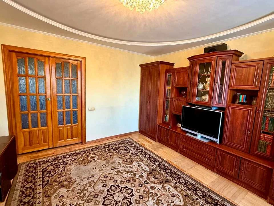 Apartment. Mazepi Street, Lviv