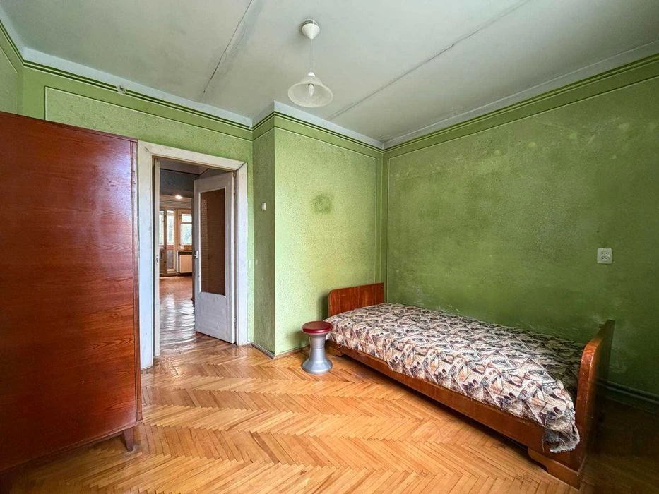 Продається 3-к. квартира з автономним опаленням, 2-й поверх,