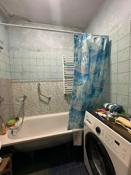 Продається 3-к. квартира з автономним опаленням, 2-й поверх,