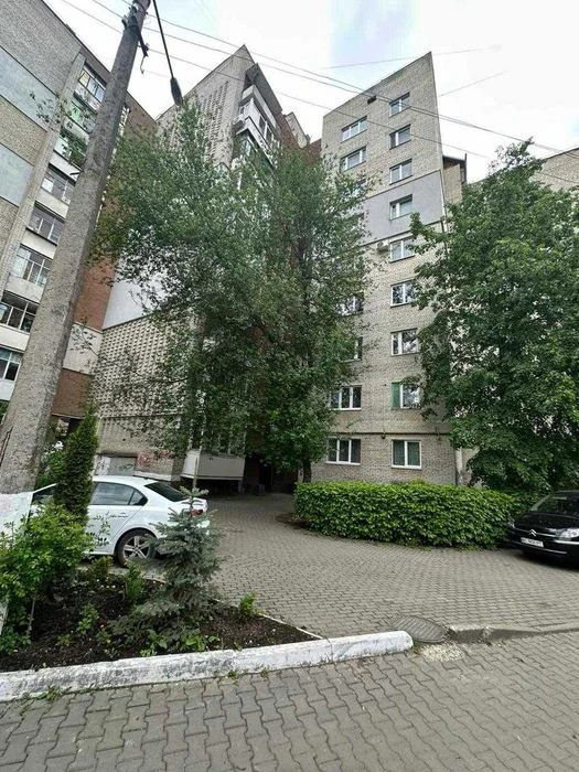Продається 3-к. квартира з автономним опаленням, 2-й поверх,