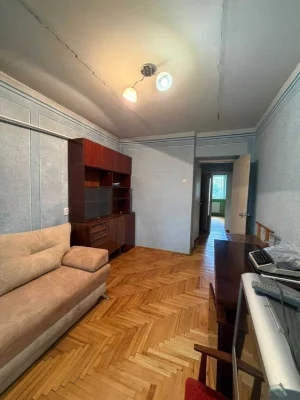 Продається 3-к. квартира з автономним опаленням, 2-й поверх,