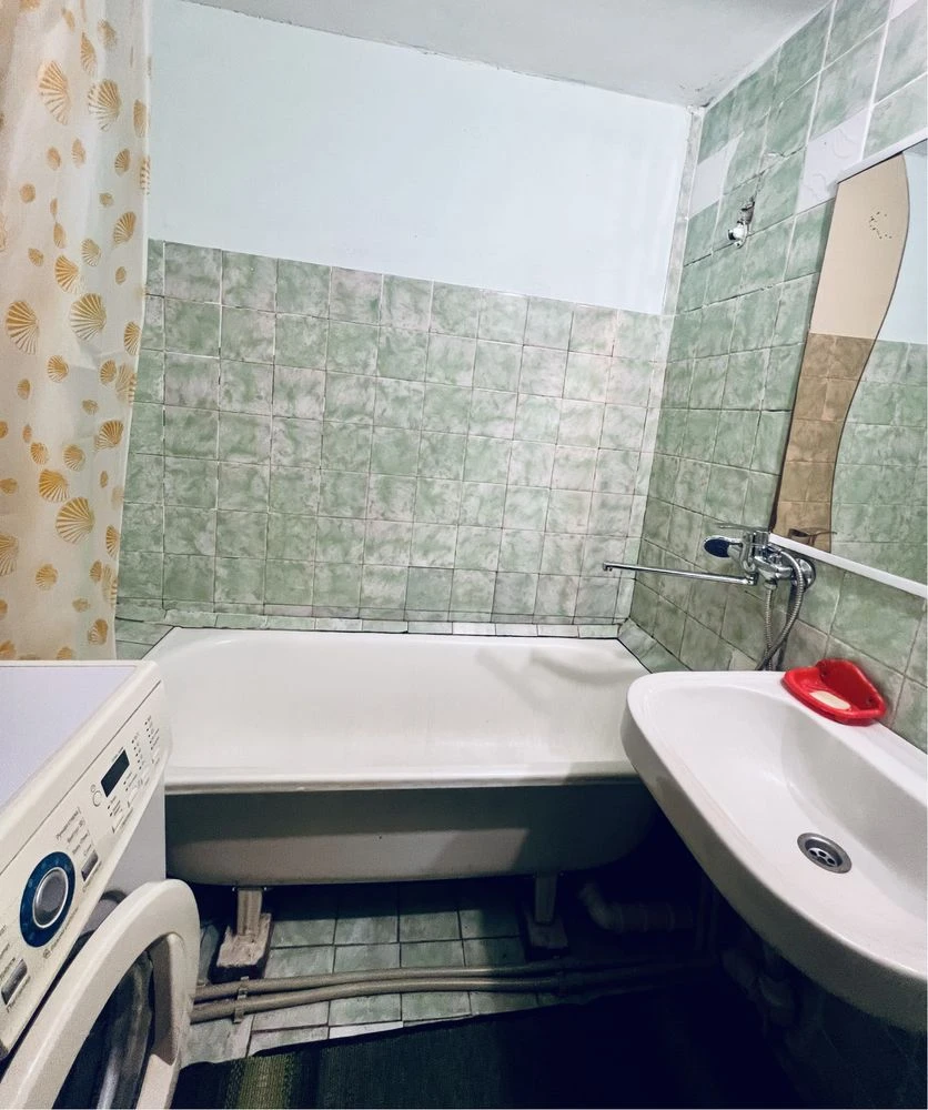 For Sale: 2-bedroom apartment on Popov Street