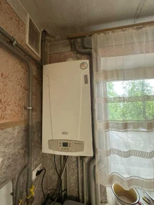 Продається 3-к. квартира з автономним опаленням, 2-й поверх,