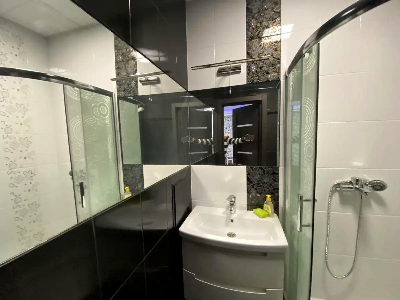 Сдается 3-комнатная квартира 68 м² на 20/24 этаже