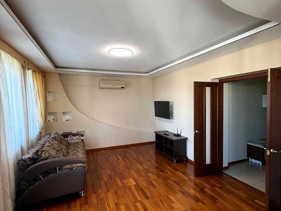 Apartment. Yuriity Litvynського St.