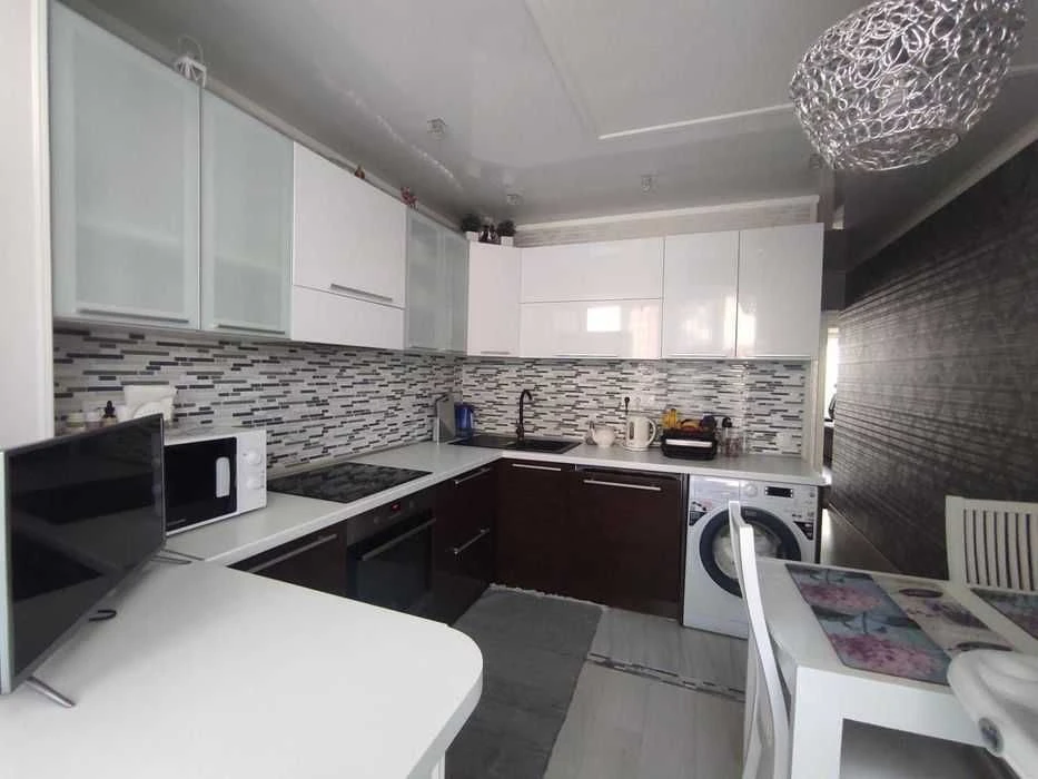 For sale 4-room apartment in Krasny Kamenn Komunare, renovated!