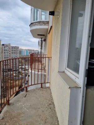 Selling a 2-story, 3-bedroom apartment in a new complex