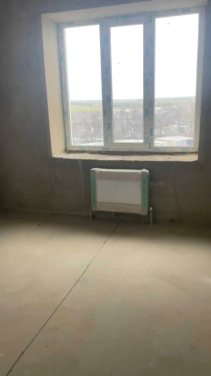 Selling a 2-story, 3-bedroom apartment in a new complex