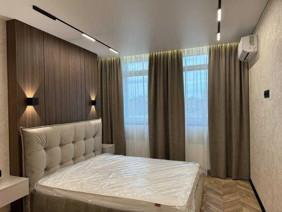 For Sale: 2-bedroom, 54 sq m apartment in Novopechersky Lypky, Drogomyriv, Verkho