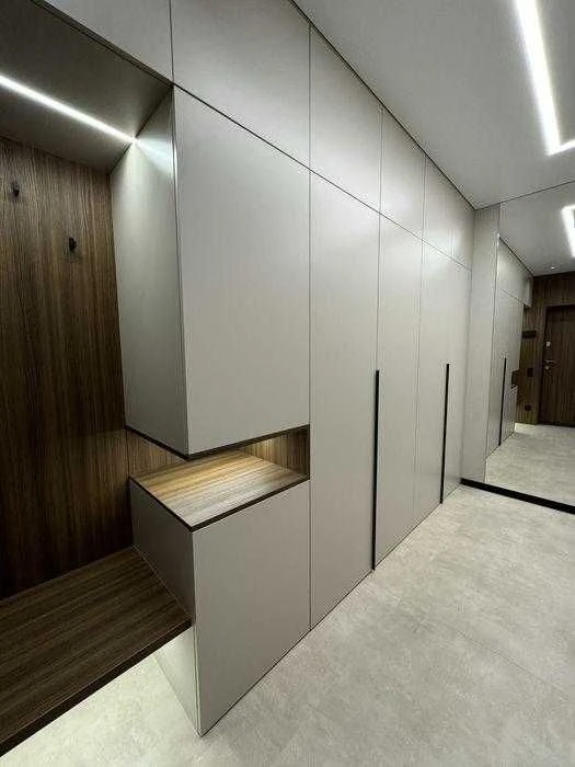 For Sale: 2-bedroom, 54 sq m apartment in Novopechersky Lypky, Drogomyriv, Verkho