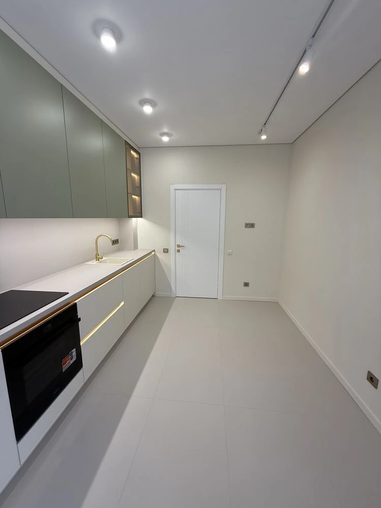 Sale of a spacious apartment in a club-type building