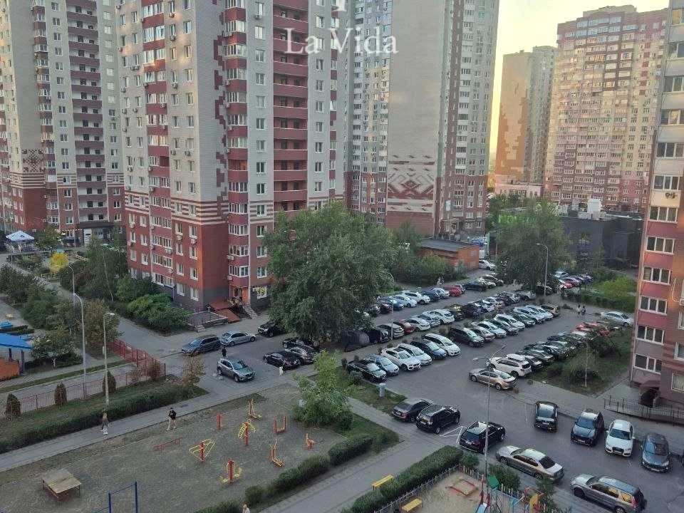 Apartment. Elizabeth Chvydar Street, Kyiv