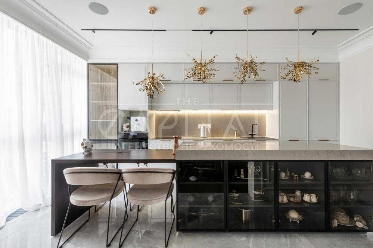 Продаж просторої та РОЗКІШНОЇ ДИЗАЙНЕРСЬКОЇ квартири в ЖК Фр