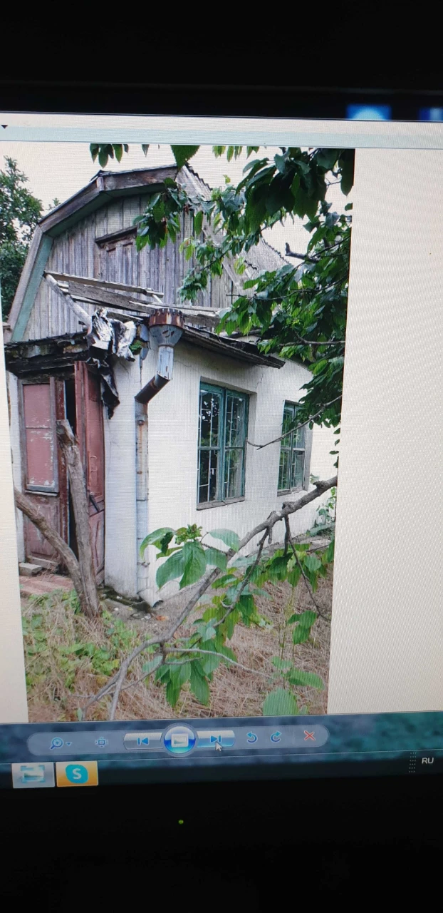 Selling. Country plot