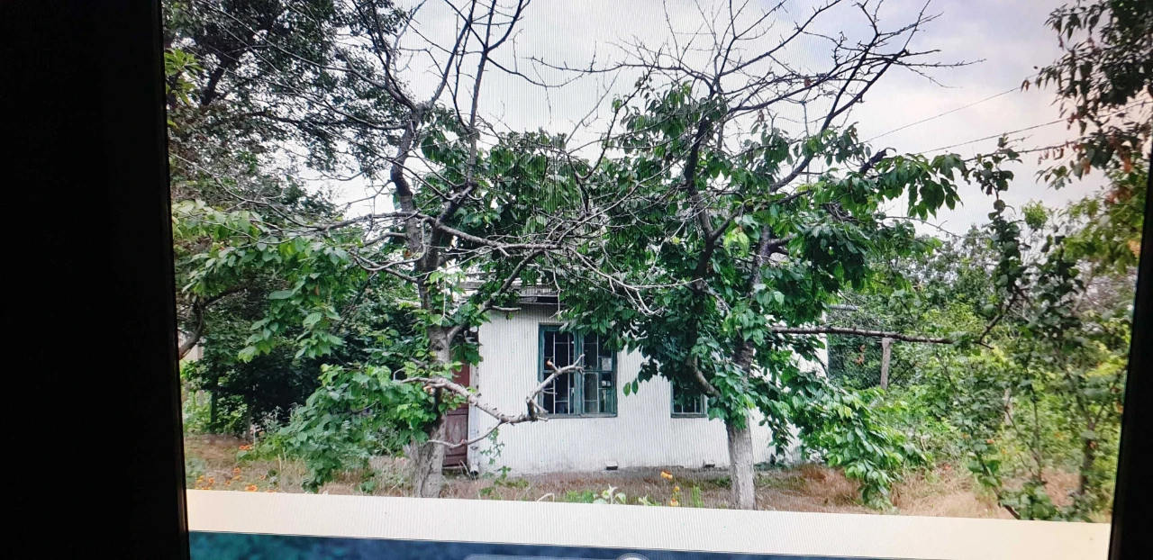 Selling. Country plot