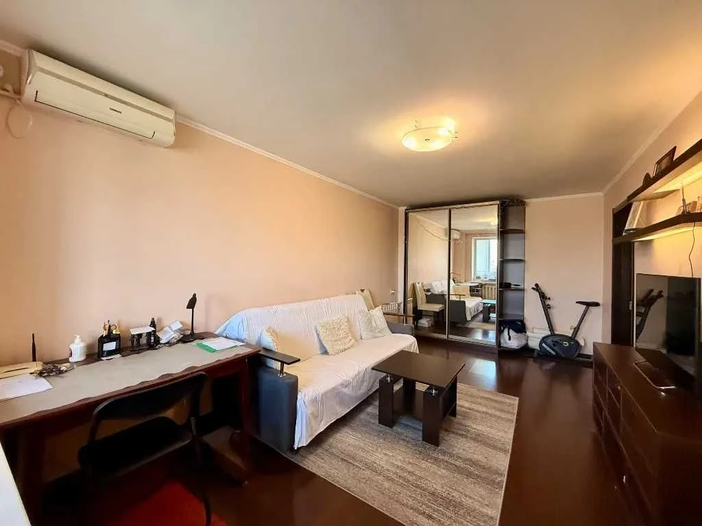 ПРОДАМ 2к квартиру ТОПОЛЯ-2 район Січі Правий берег