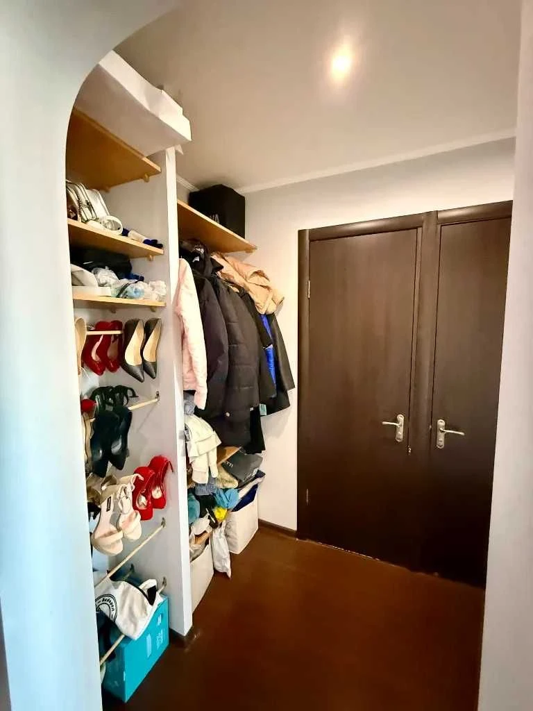 ПРОДАМ 2к квартиру ТОПОЛЯ-2 район Січі Правий берег