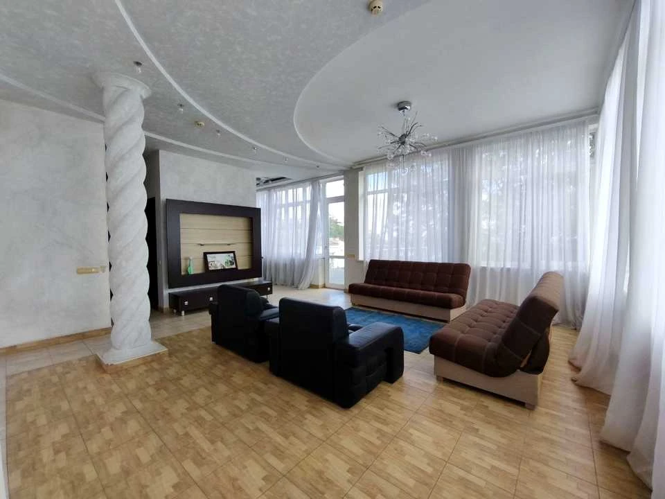 House. Odessa, Freedom Boulevard