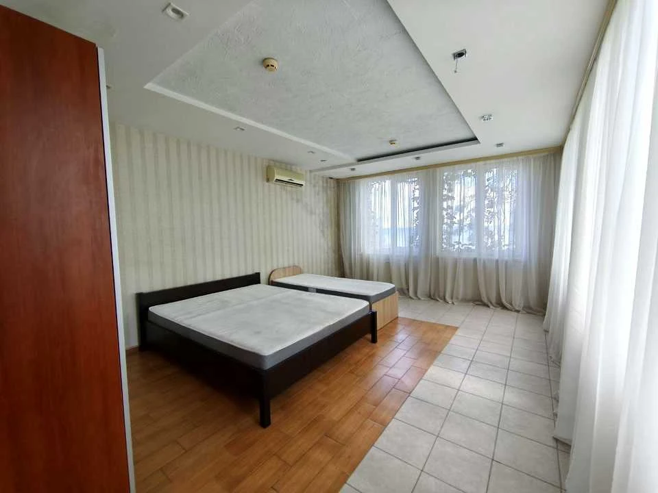 House. Odessa, Freedom Boulevard