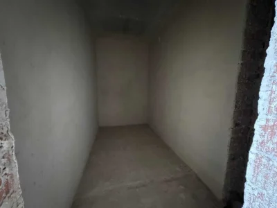 Great Price! Spacious 1-bedroom apartment with a view of the mountains!