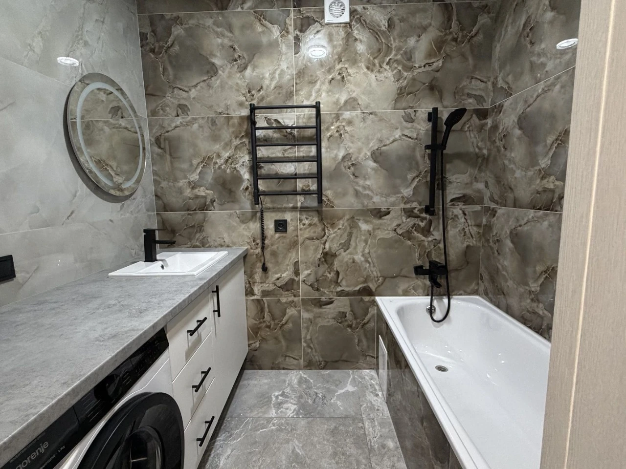 For sale 2-bedroom apartment, Central district, Residential complex "Rydnyi Dim", autonomous heating