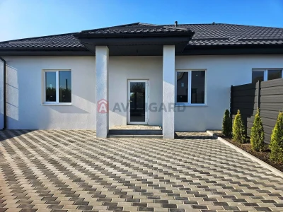 Sale of a modern house with gas!