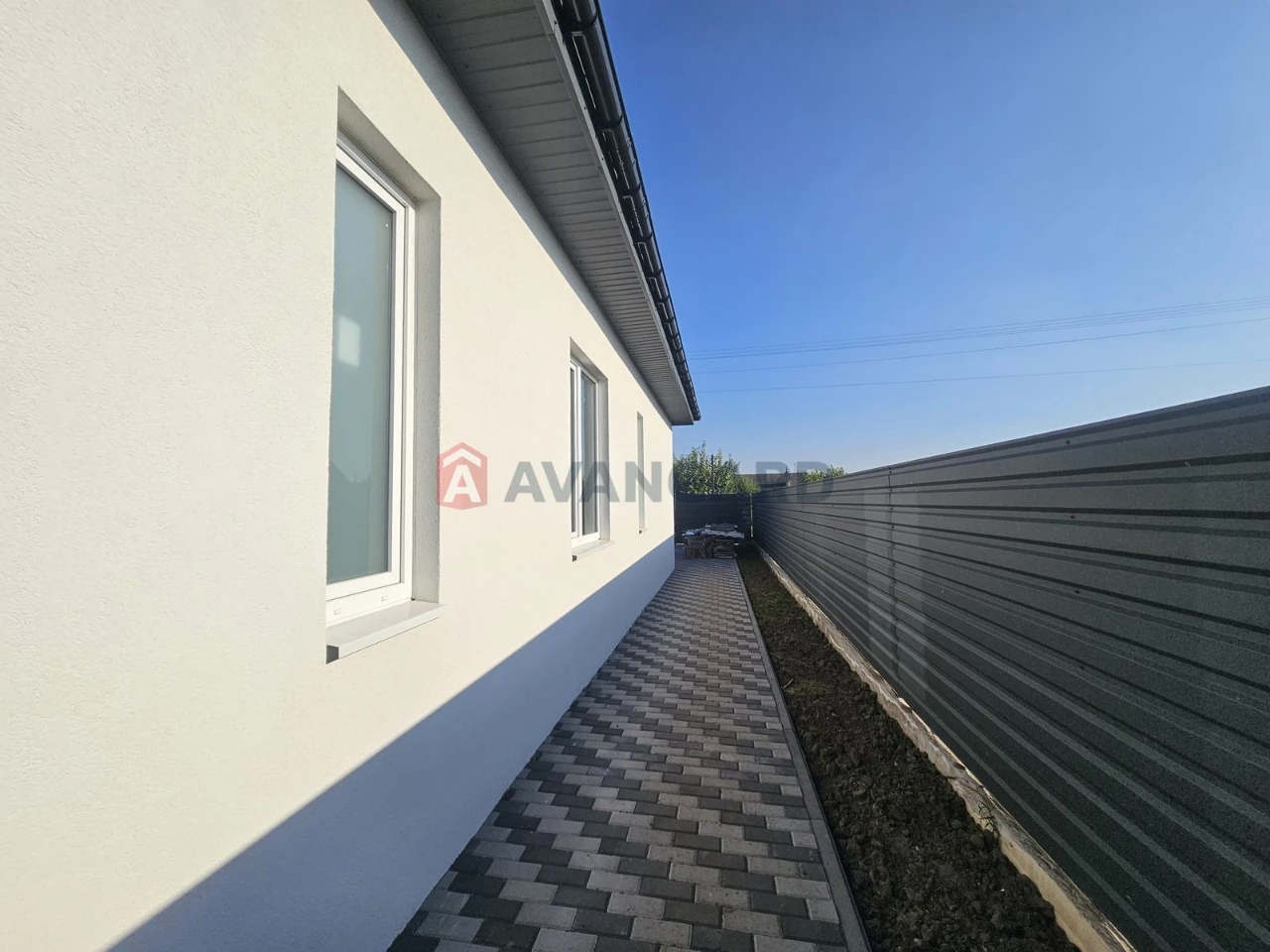 Sale of a modern house with gas!