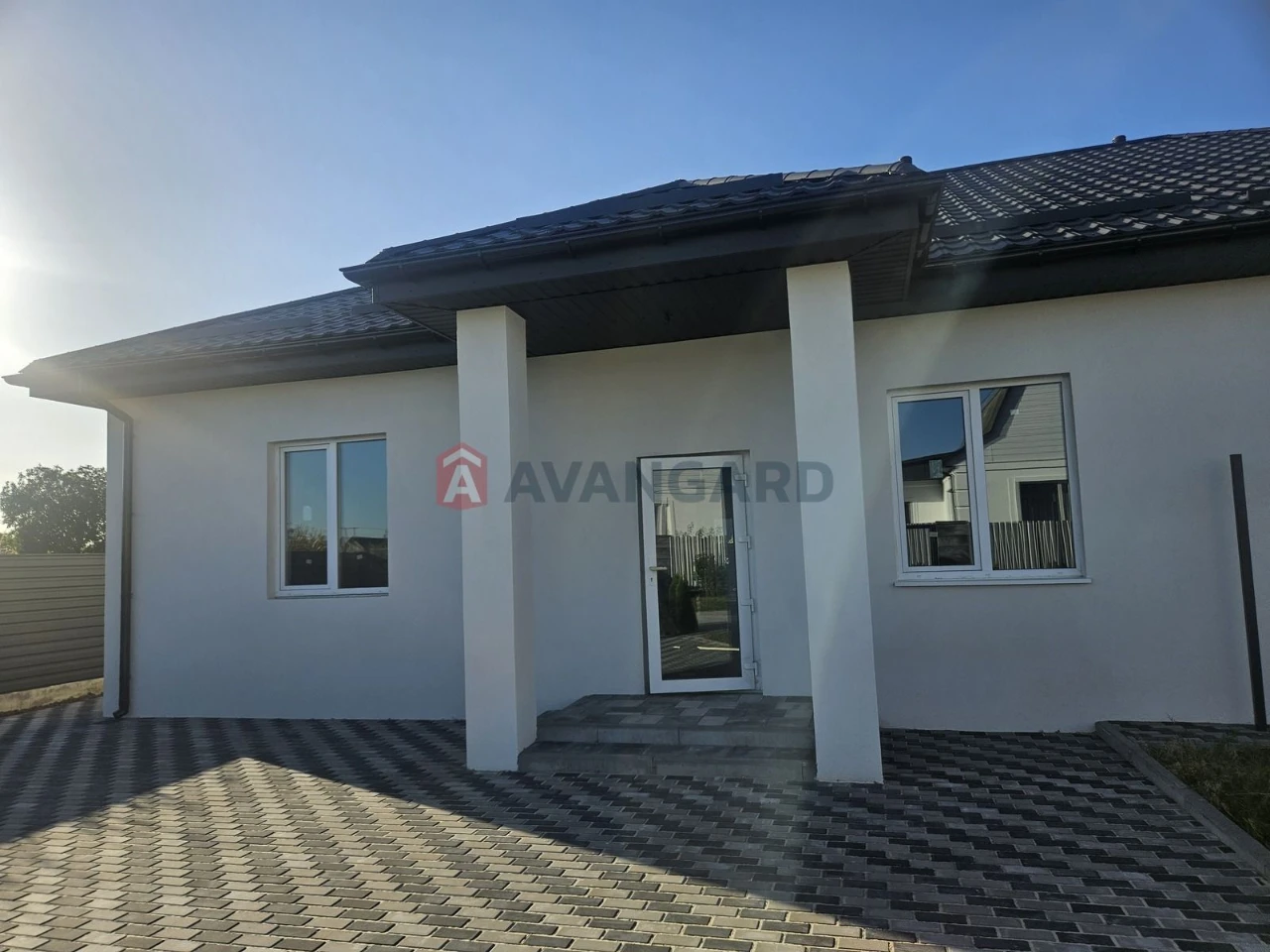 Sale of a modern house with gas!