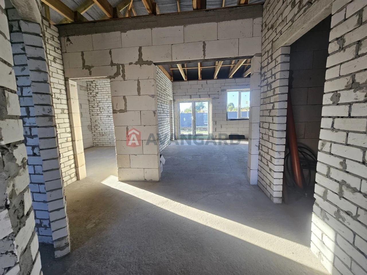 Sale of a modern house with gas!